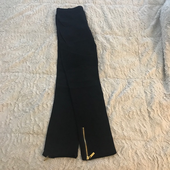 ONE LEFT ❗️Black Moto Jegging with Ankle Zipper - Picture 4 of 5