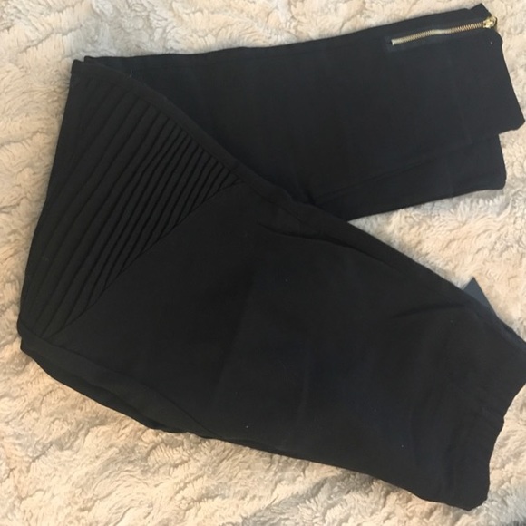 ONE LEFT ❗️Black Moto Jegging with Ankle Zipper - Picture 5 of 5