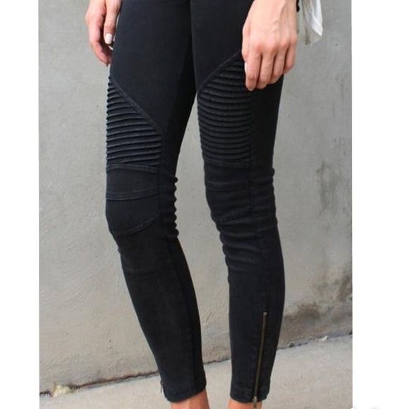 ONE LEFT ❗️Black Moto Jegging with Ankle Zipper - Picture 2 of 5