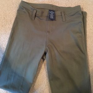 Cute dark green jeggings.