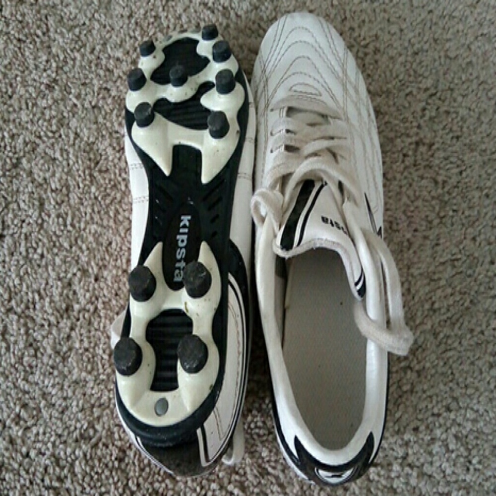 Softball or soccer shoes