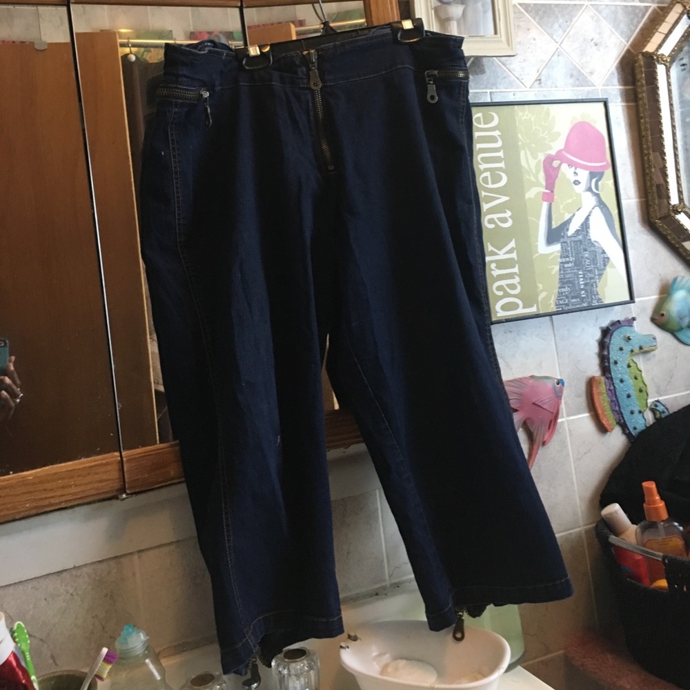 Juke box capris - Picture 2 of 6