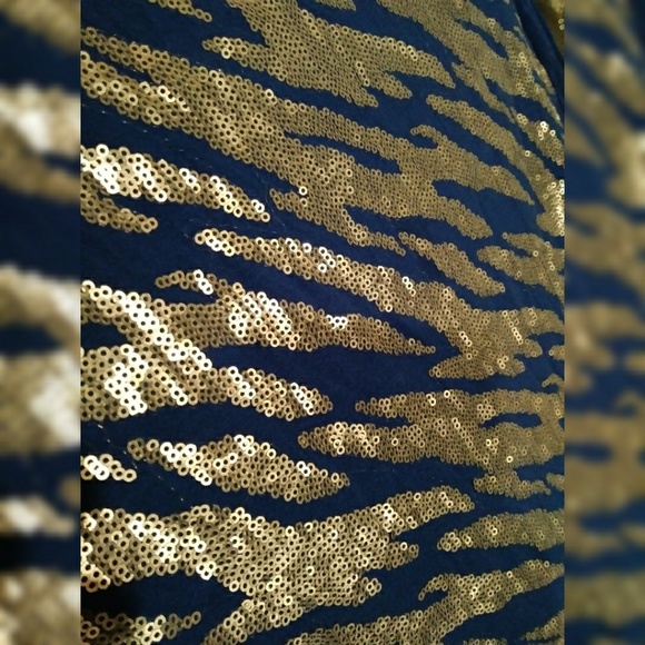 Jones New York blue silver zebra sequin sweater - Picture 3 of 4