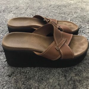 American Eagle brown wedge sandals