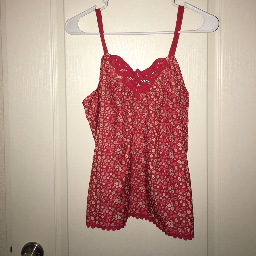Red flowery tank