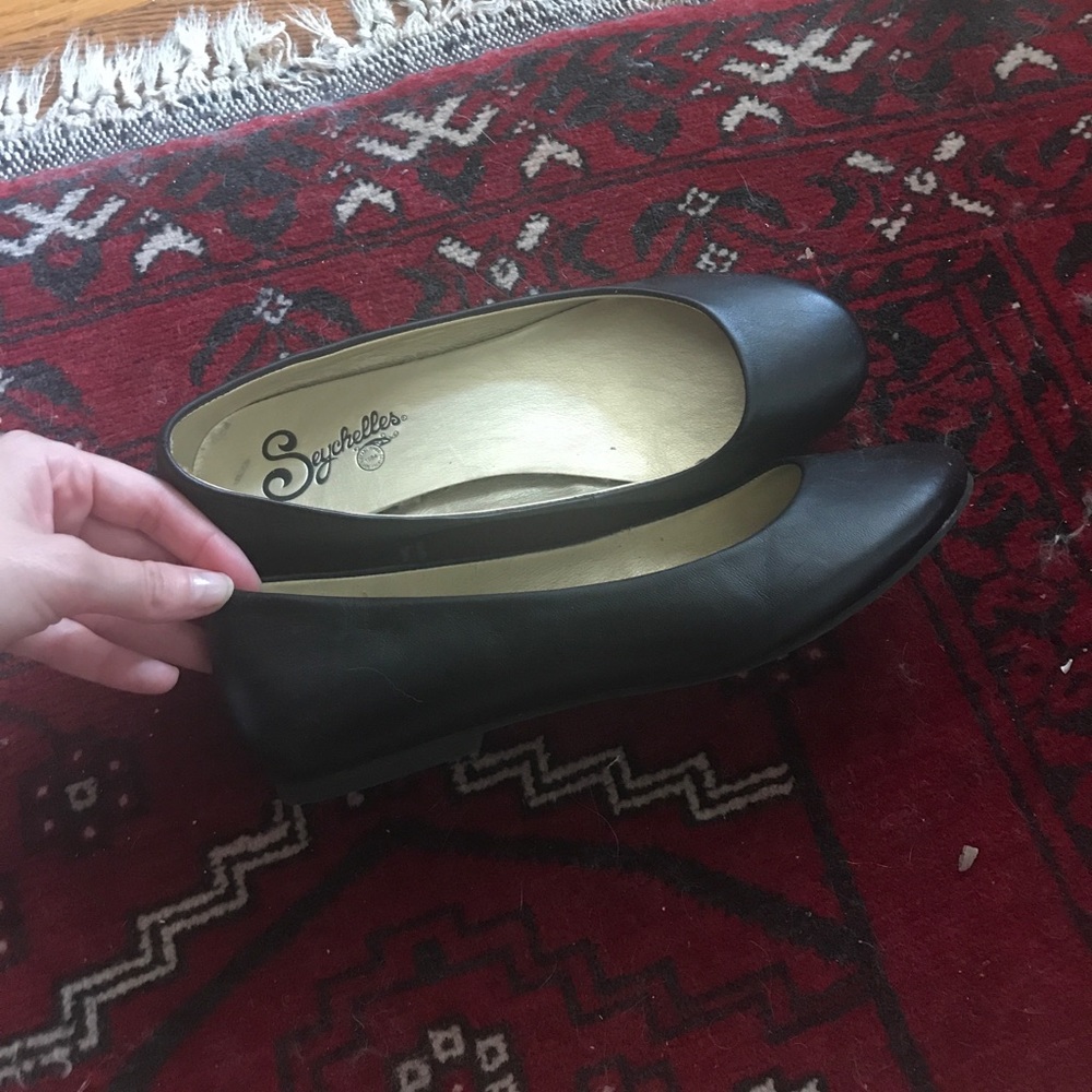 Seychelles black flats size 7