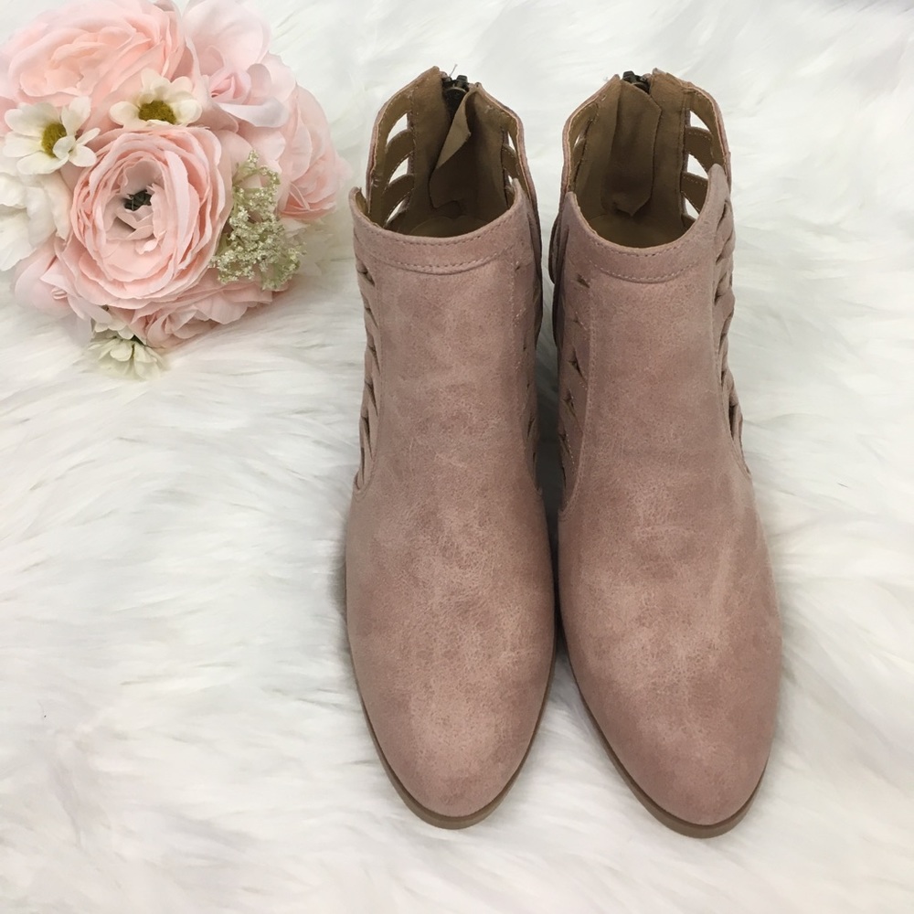 🎊🎊RELISTING🎊🎊Blush Cutout Ankle Bootie - Picture 2 of 7