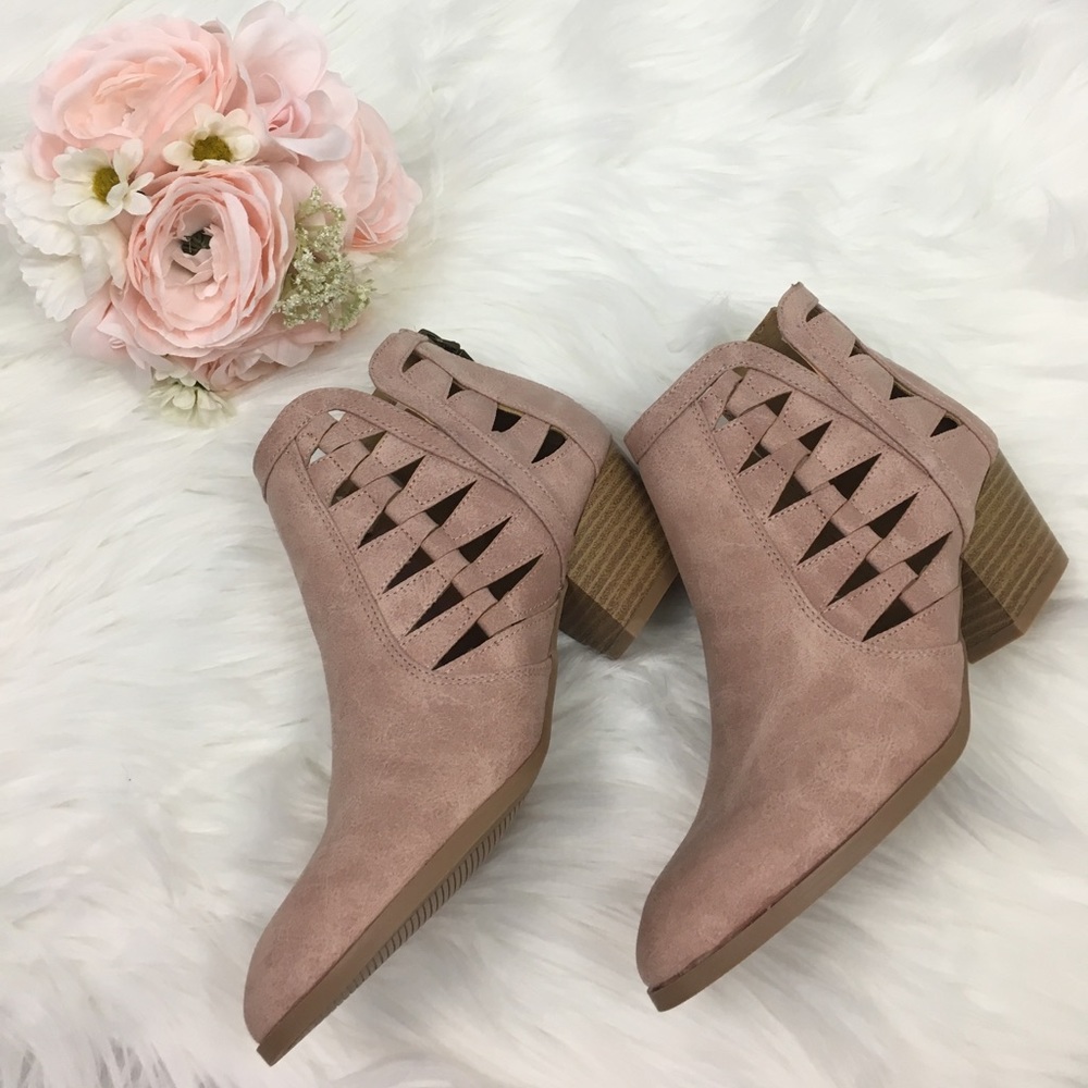 🎊🎊RELISTING🎊🎊Blush Cutout Ankle Bootie - Picture 3 of 7