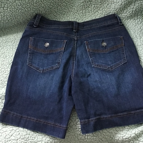 Jeans  walking short - Picture 3 of 3