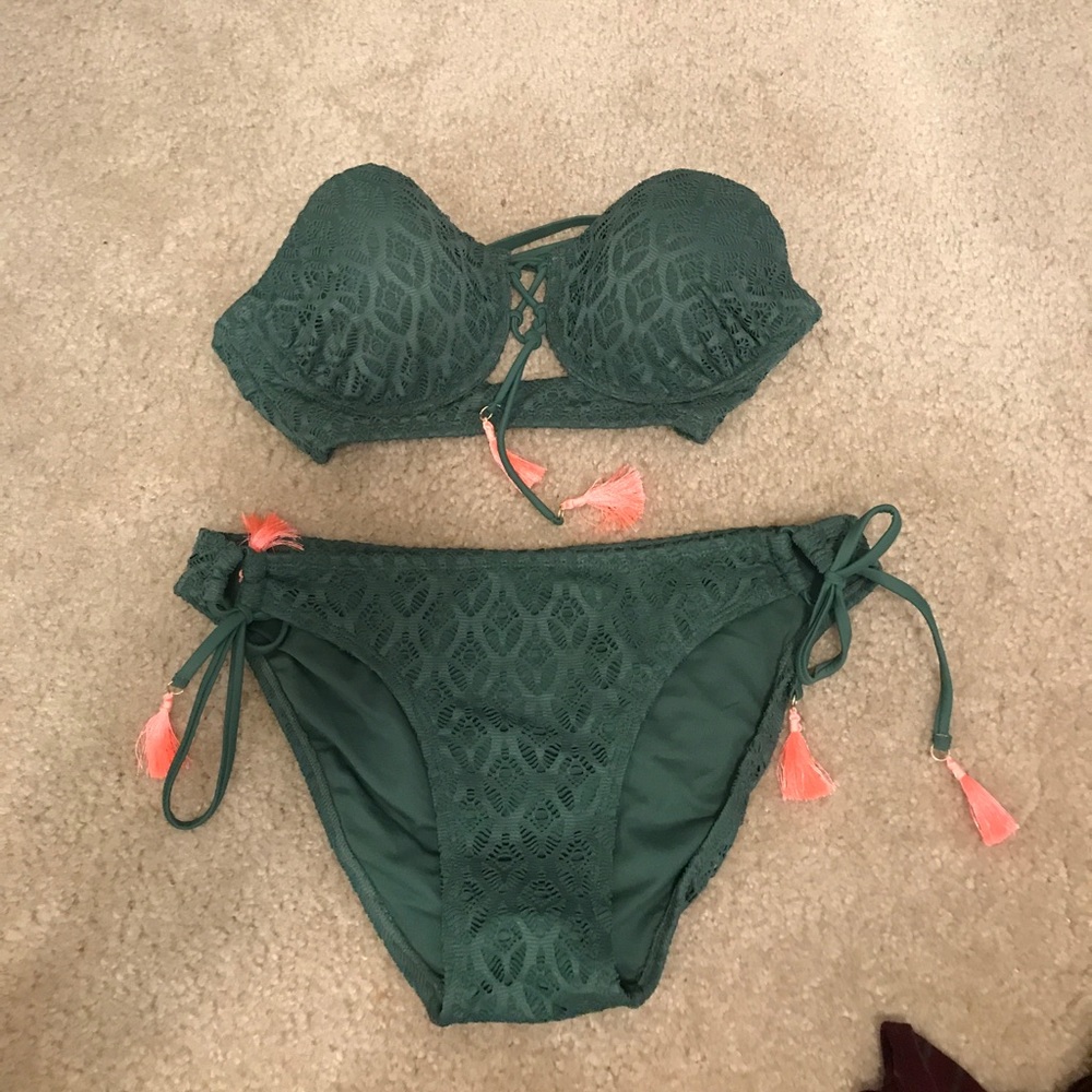 !NWT! Cute Bikini Set