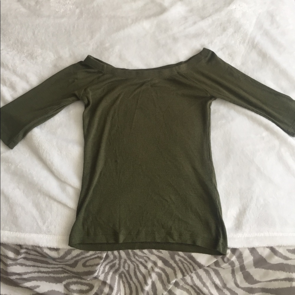 Off the shoulder long sleeve💓