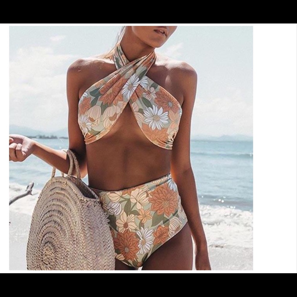 Floral bikini with high waist bottoms