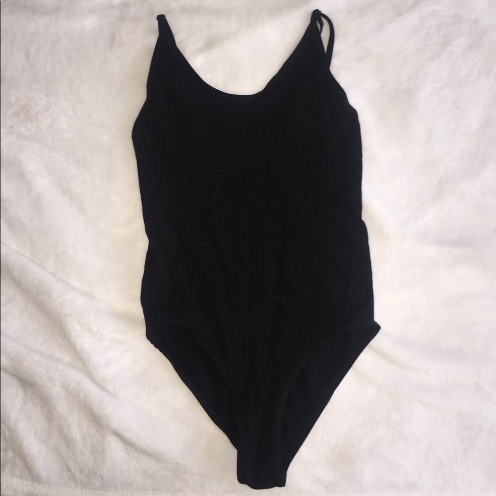Black tank bodysuit💓