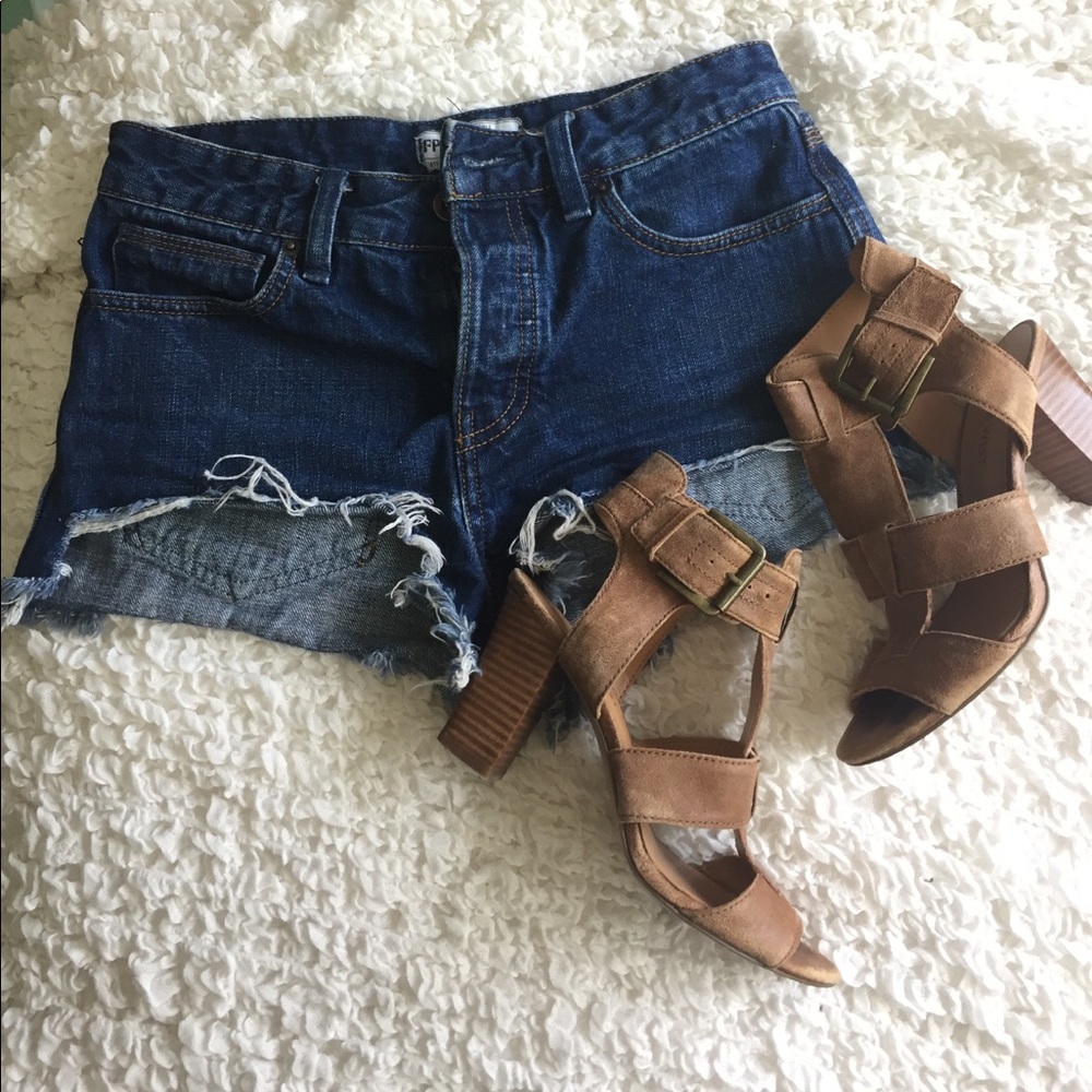 SALE!! ✨ Free People curt off shorts