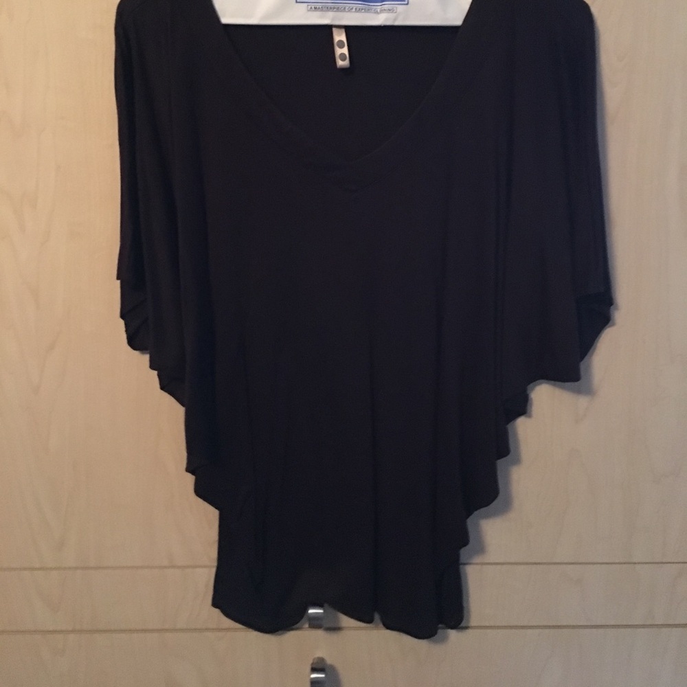 Three dots brown flutter top