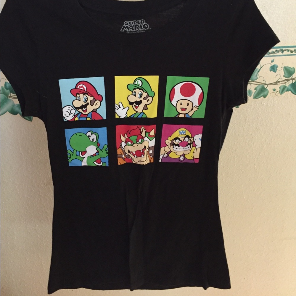 Black Super Mario t shirt