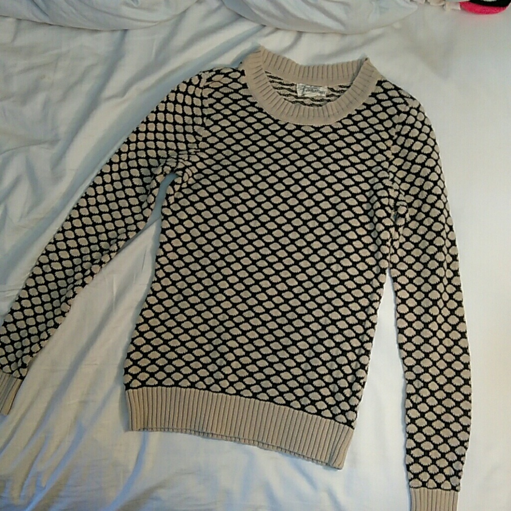 Forever 21 (F21) pullover polka dot sweater
