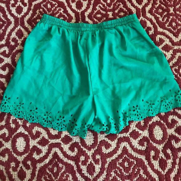 Dressy Shorts with Pockets - Picture 2 of 2