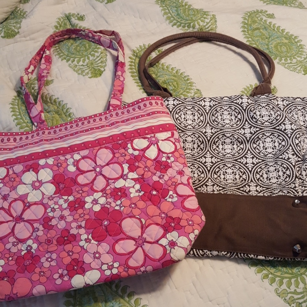 2 tote bags.