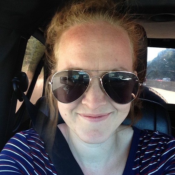 Meet your Posher, Elana - Picture 1 of 1