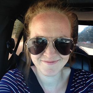 Meet your Posher, Elana