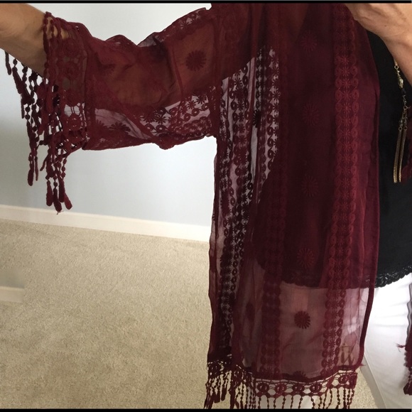 ❤️1 Small Left❤️Sheer Burgandy Open Cardi - Picture 4 of 7