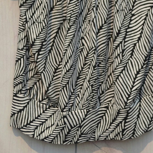 KENNETH COLE TOP - Picture 4 of 4