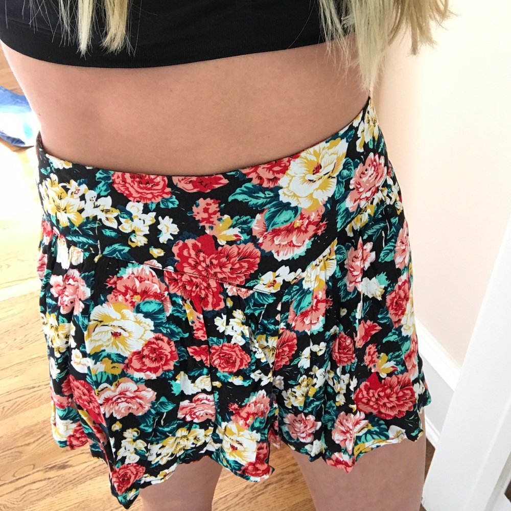 LF floral shorts size 10!