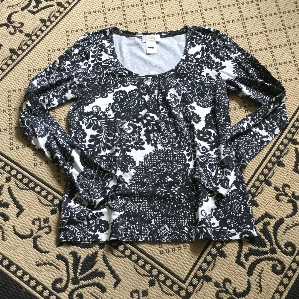 🆕 3/$10 Talbots Black & White Top 🌻♣️
