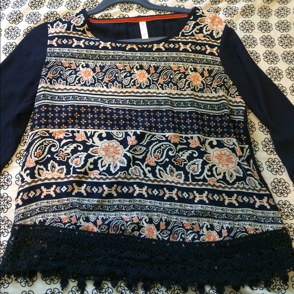 Blouse - Picture 2 of 4