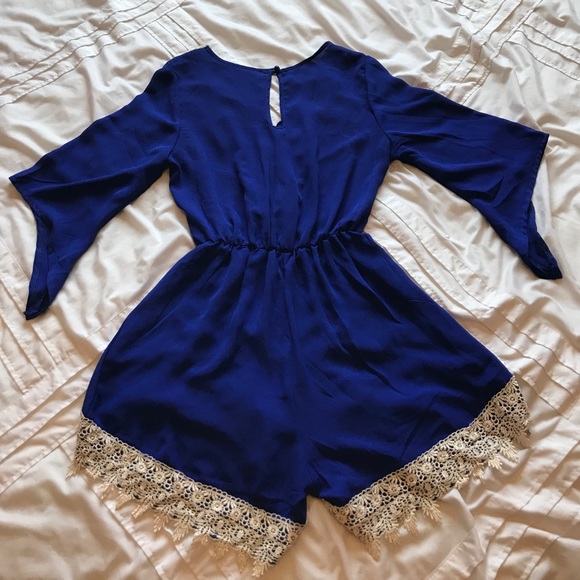 A lace detailed romper - Picture 2 of 2