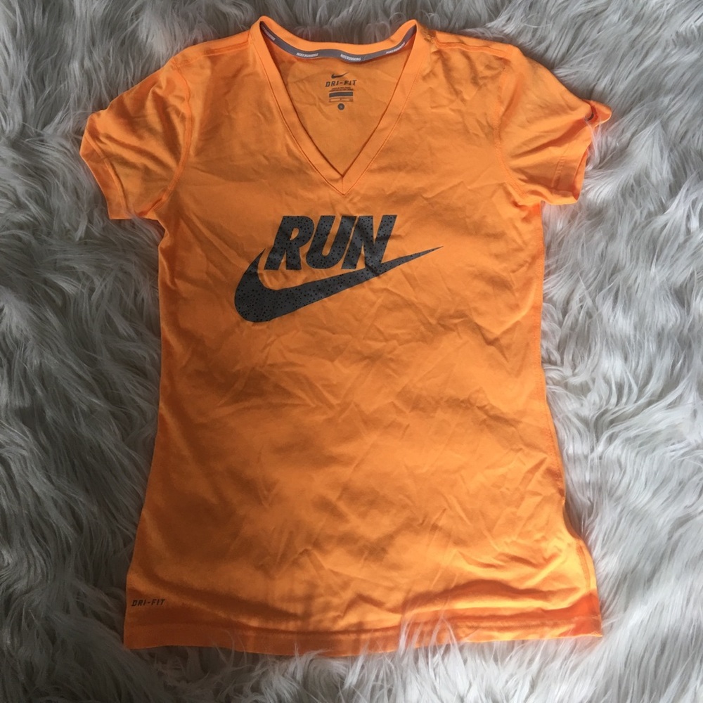 Nike top