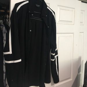 Farang Border shirt (MEDIUM) great condition