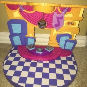 Animal Jam dance floor