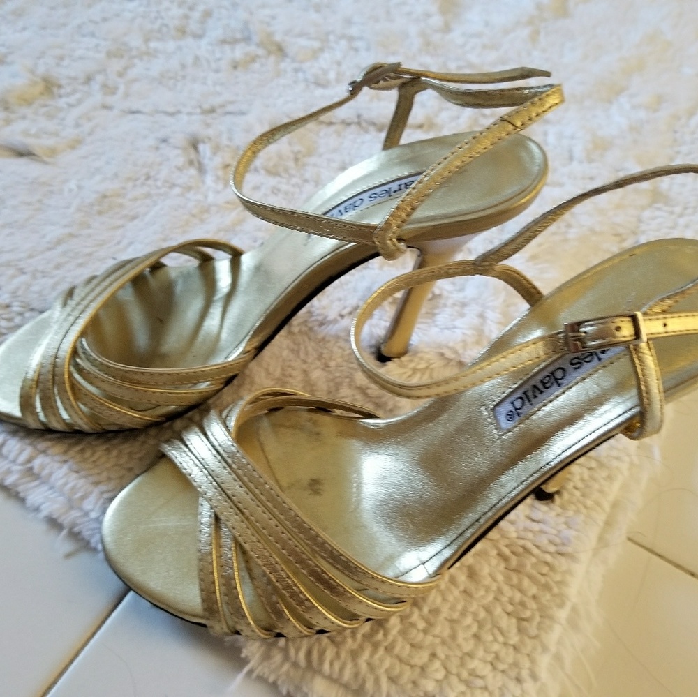 Shoes - Picture 2 of 4