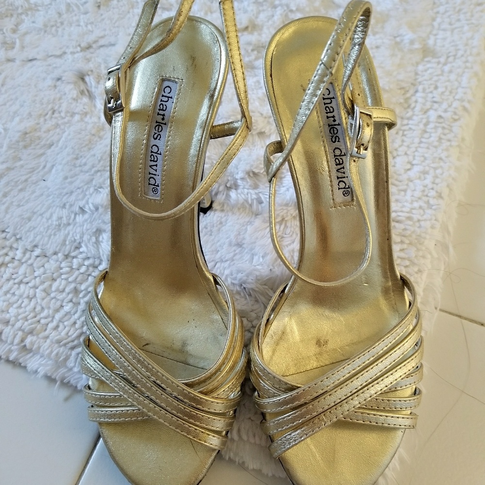 Shoes - Picture 3 of 4