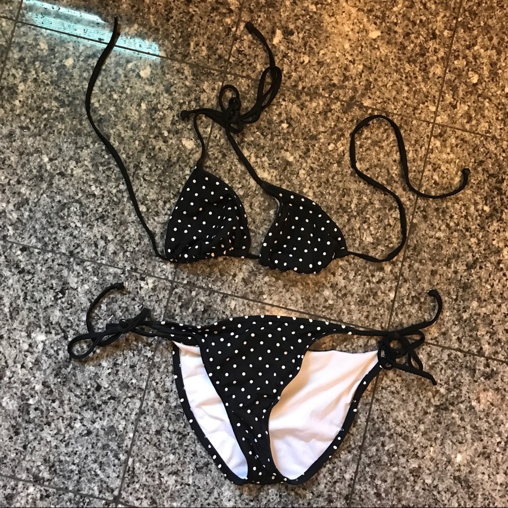 Polka dot bikini 😽