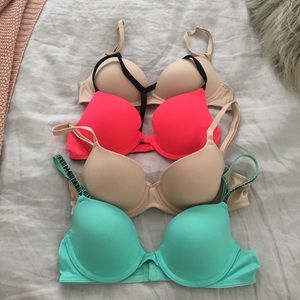 VS Pink 32A bras