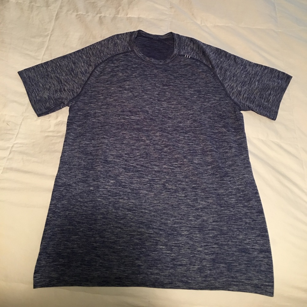 Lululemon Metal Vent Tech shirt sleeve