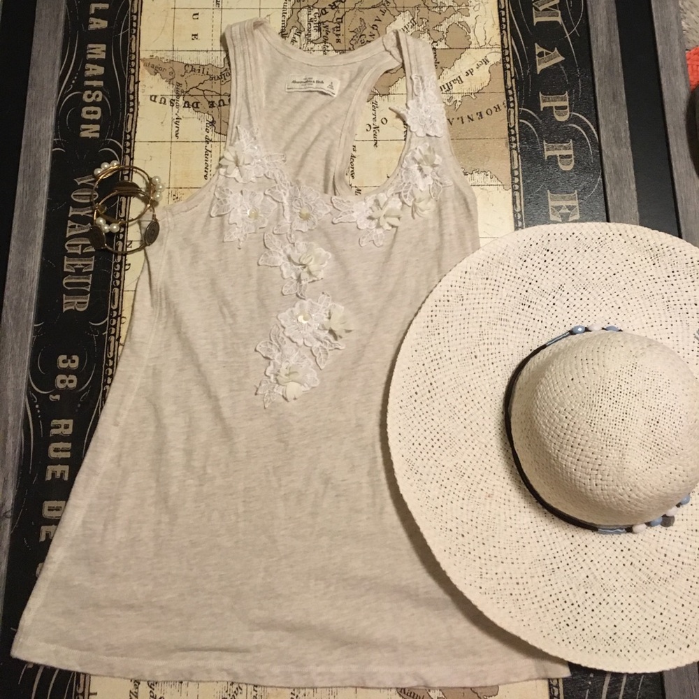 Beautiful Flower & Lace Beige Tank Top