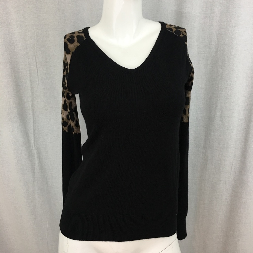 SOLD 💟Sz XS Venus Leopard Print Shoulder Sweater - Picture 8 of 8
