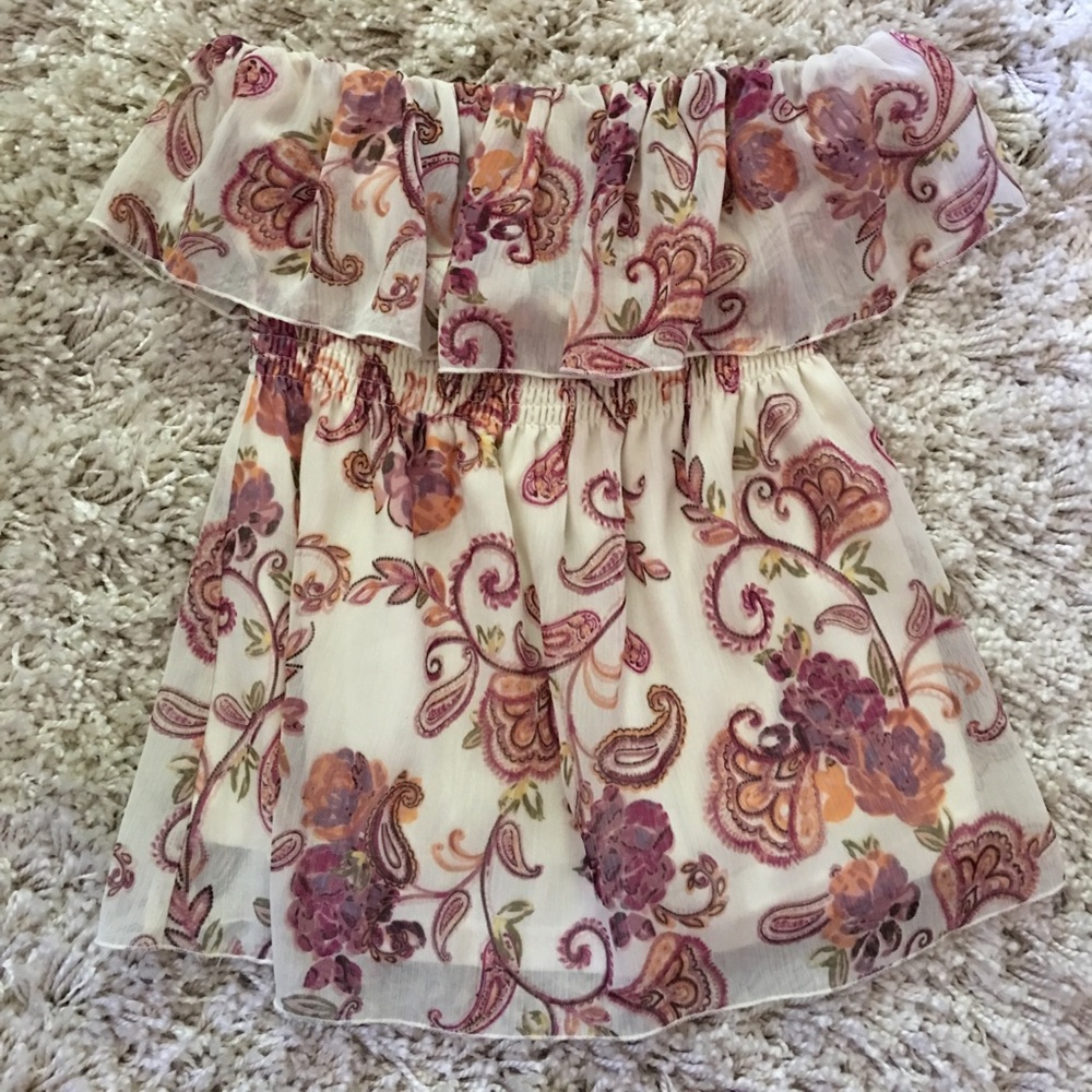 STRAPLESS FLOWY BLOUSE