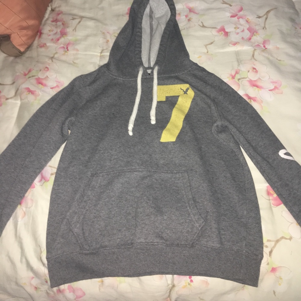 Gray and gold sweatshirt