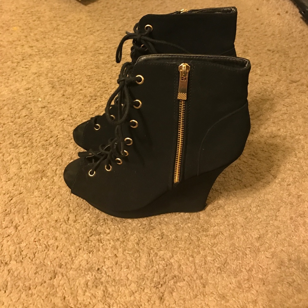Black Wedged Heels