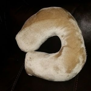 Neck pillows
