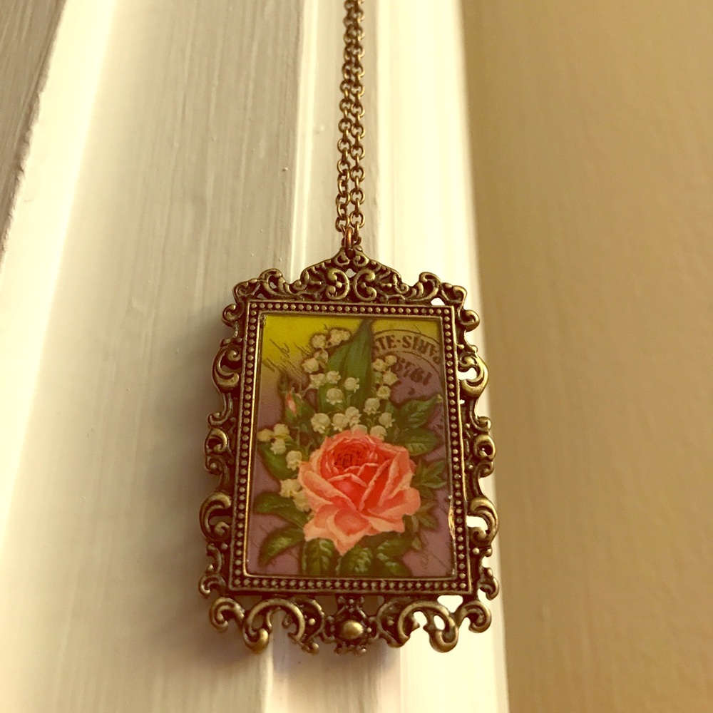 Vintage style necklace