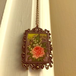 Vintage style necklace
