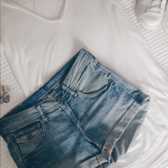 H&M Pants - H&M LOW WAIST DENIM SHORTS