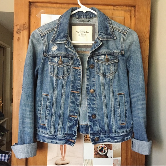 ✨sold✨A&F Denim Jacket - Picture 1 of 4
