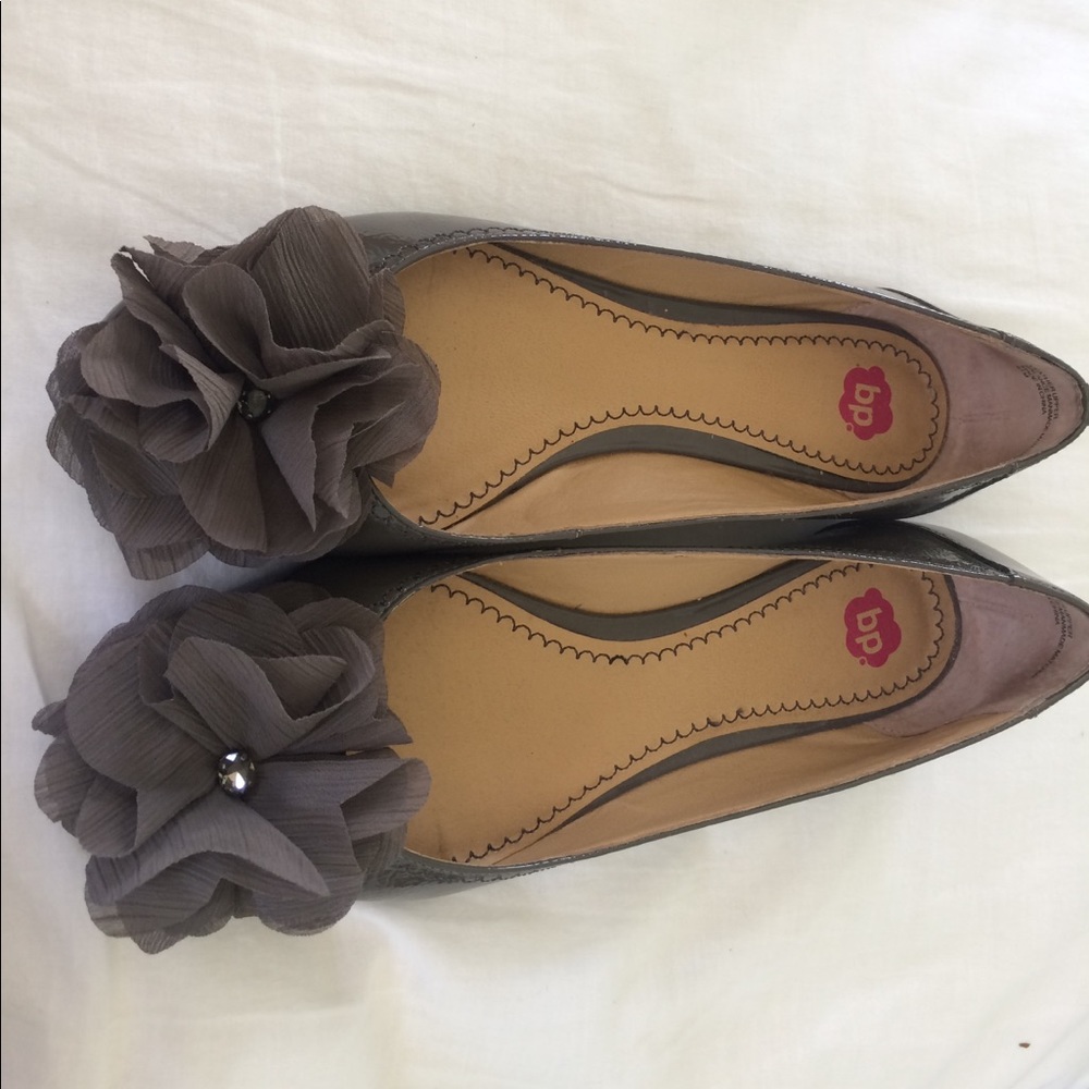 CUTE BP FAUX LEATHER GREY FLATS!!